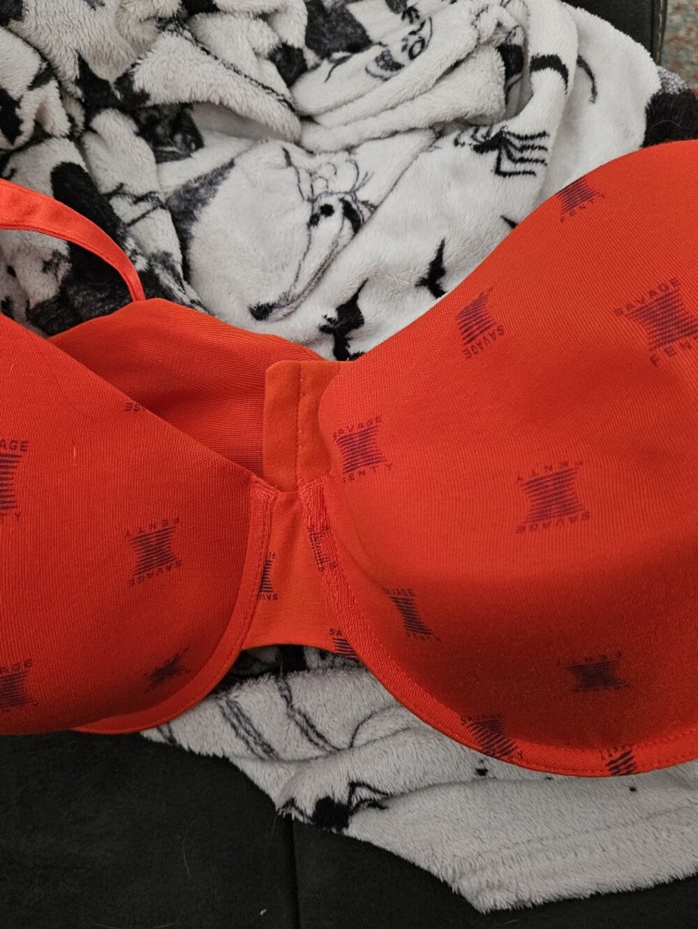 Savage X Fenty Bright Red/ Orange  Molded T-Shirt Bra Size 44G Cotton